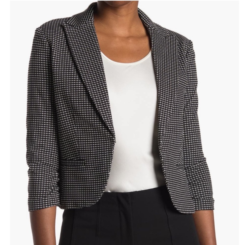Amanda & Chelsea Micro-Check
Ruched Sleeve
Ponte Blazer